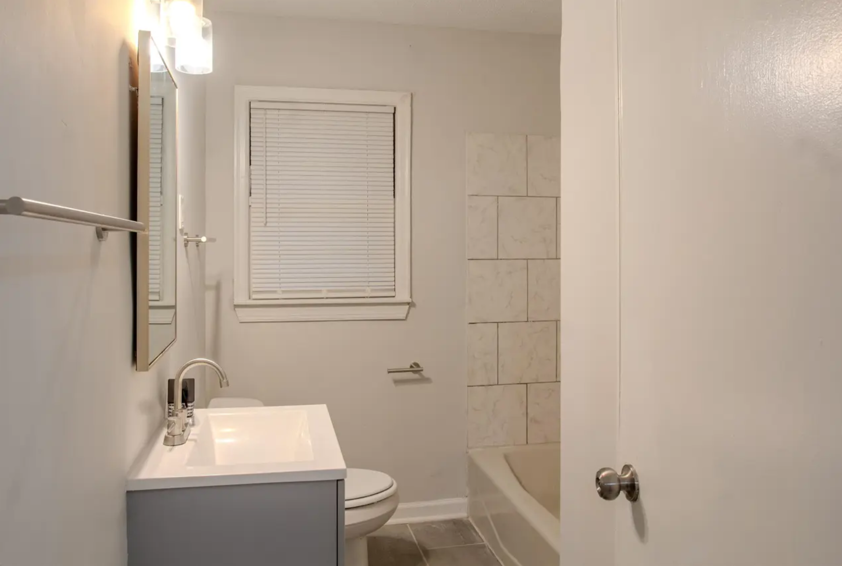 Fully Renovated SFR Memphis TN: Updated Bathroom
